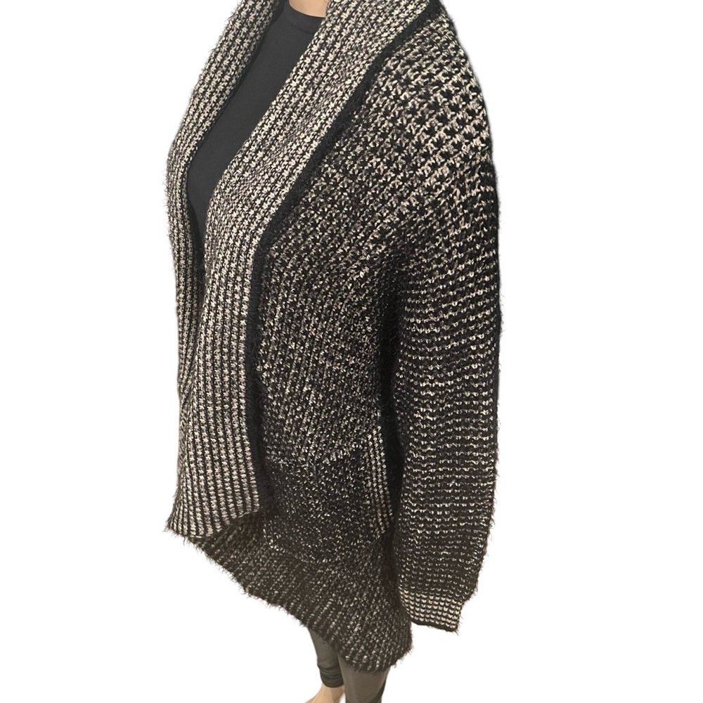 Beautiful Knit Cardigan ๐ - Picture 4 of 11
